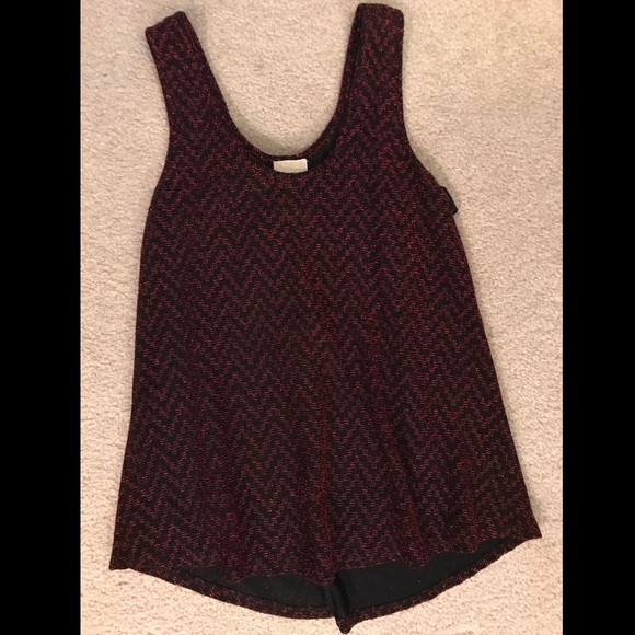 Daytrip Red/Black Chevron Tank w/Bow Detail on back - Size X-Small $8 - Picture 2 of 4